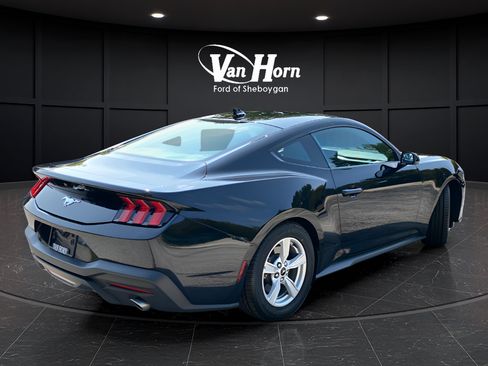 Used 2024 Ford Mustang Coupe RWD image 8