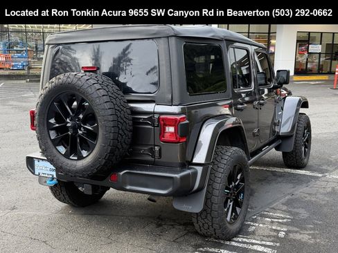 Used 2022 Jeep Wrangler Unlimited Sahara image 8