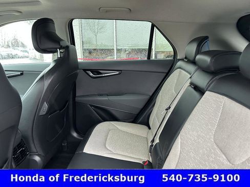 Used 2023 Kia Niro SX Touring image 26