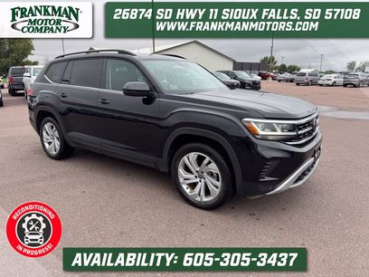 Used 2023 Volkswagen Atlas SE w/ Panoramic Sunroof Package