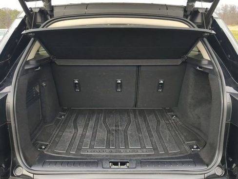 Used 2018 Land Rover Range Rover Evoque SE image 12