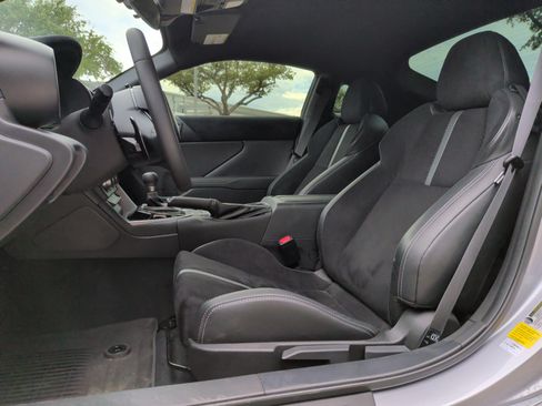 Used 2025 Toyota GR86 Premium RWD image 17
