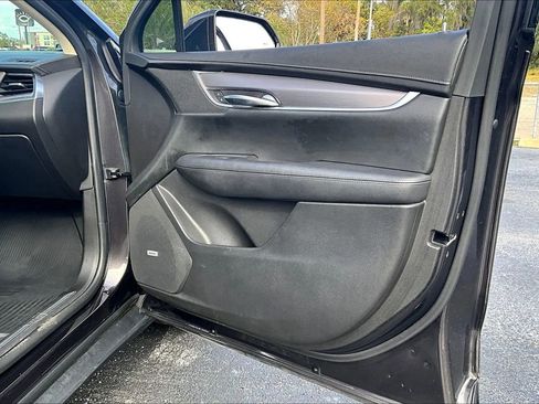 Used 2018 Cadillac XT5 Premium Luxury image 19