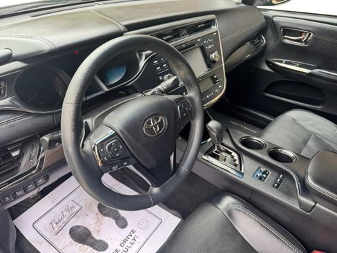 Used 2016 Toyota Avalon Limited w/ Toyota Safety Sense Package FWD image 3