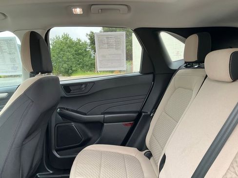 Used 2022 Ford Escape SE image 46
