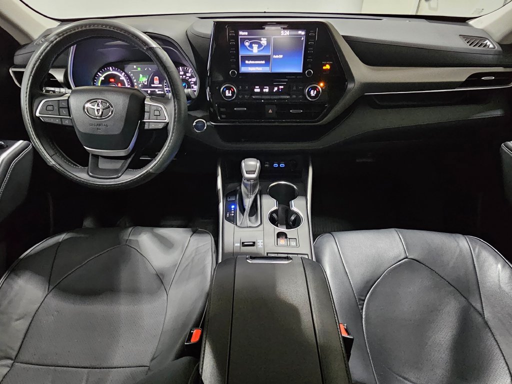 Used 2022 Toyota Highlander XLE AWD/4WD image 10
