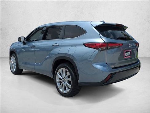 Used 2022 Toyota Highlander Limited FWD image 8