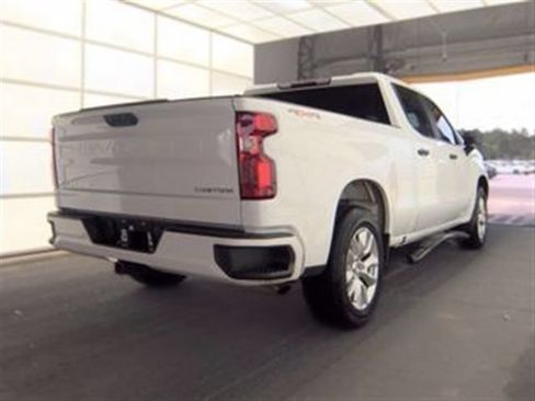 Used 2022 Chevrolet Silverado 1500 Custom AWD/4WD image 2