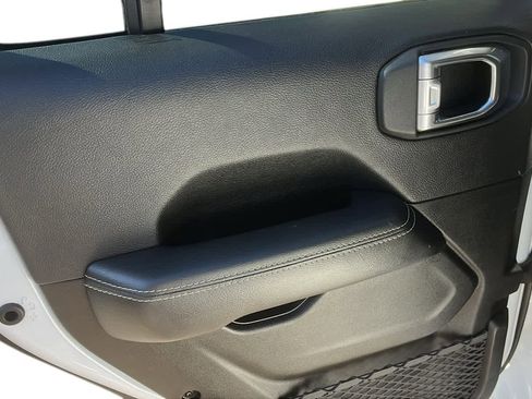 Certified 2023 Jeep Gladiator Overland image 20