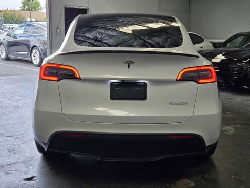 Used 2023 Tesla Model Y Performance AWD/4WD image 3