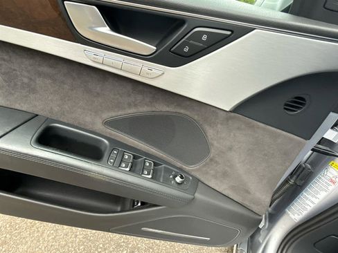 Used 2015 Audi A8 4.0T w/ Luxury Package AWD/4WD image 19