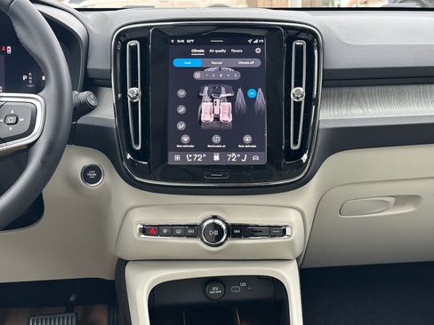 Used 2026 Volvo XC40 B5 Ultra w/ Protection Package Premier image 12