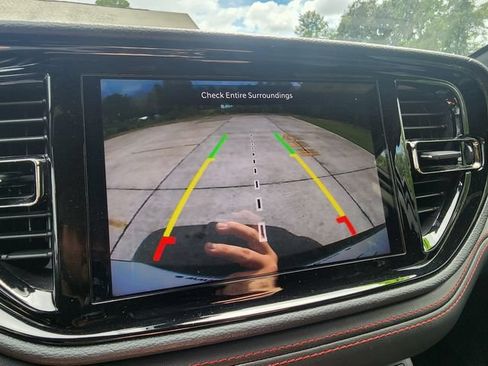 Used 2025 Dodge Durango GT AWD/4WD image 32