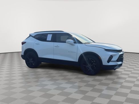 Certified 2023 Chevrolet Blazer LT AWD/4WD image 2