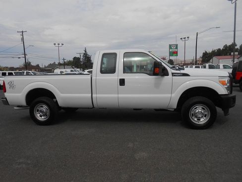 Used 2016 Ford F250 XL w/ Power Equipment Group AWD/4WD image 2