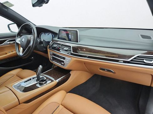 Used 2019 BMW 750i xDrive w/ Executive Package AWD/4WD image 29