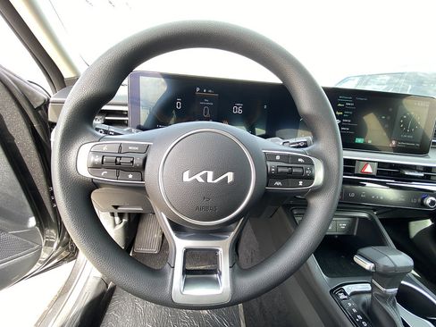 New 2026 Kia K5 LXS FWD image 16