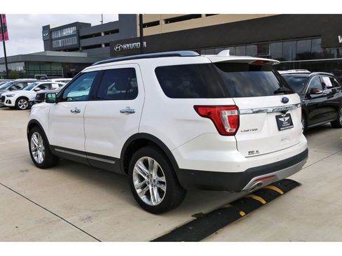 Used 2017 Ford Explorer Limited w/ Equipment Group 301A FWD image 6