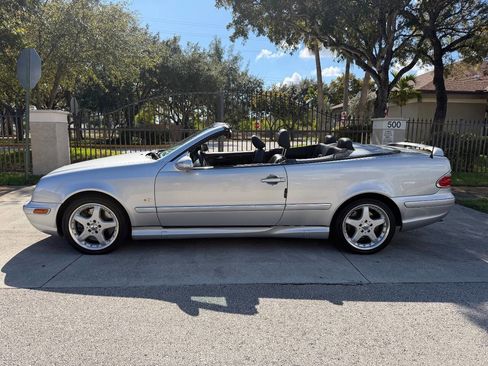 Used 2002 Mercedes-Benz CLK 55 AMG Cabriolet image 4