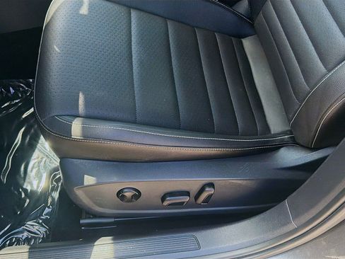 Used 2022 Volkswagen Jetta SE FWD image 17