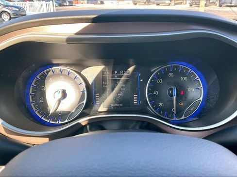 Used 2024 Chrysler Voyager LX image 20