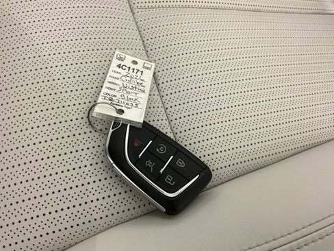 New 2026 Cadillac Vistiq Premium Luxury w/ LPO, Floor Liner Package AWD/4WD image 43