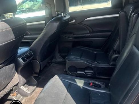 Used 2016 Toyota Highlander XLE AWD/4WD image 10