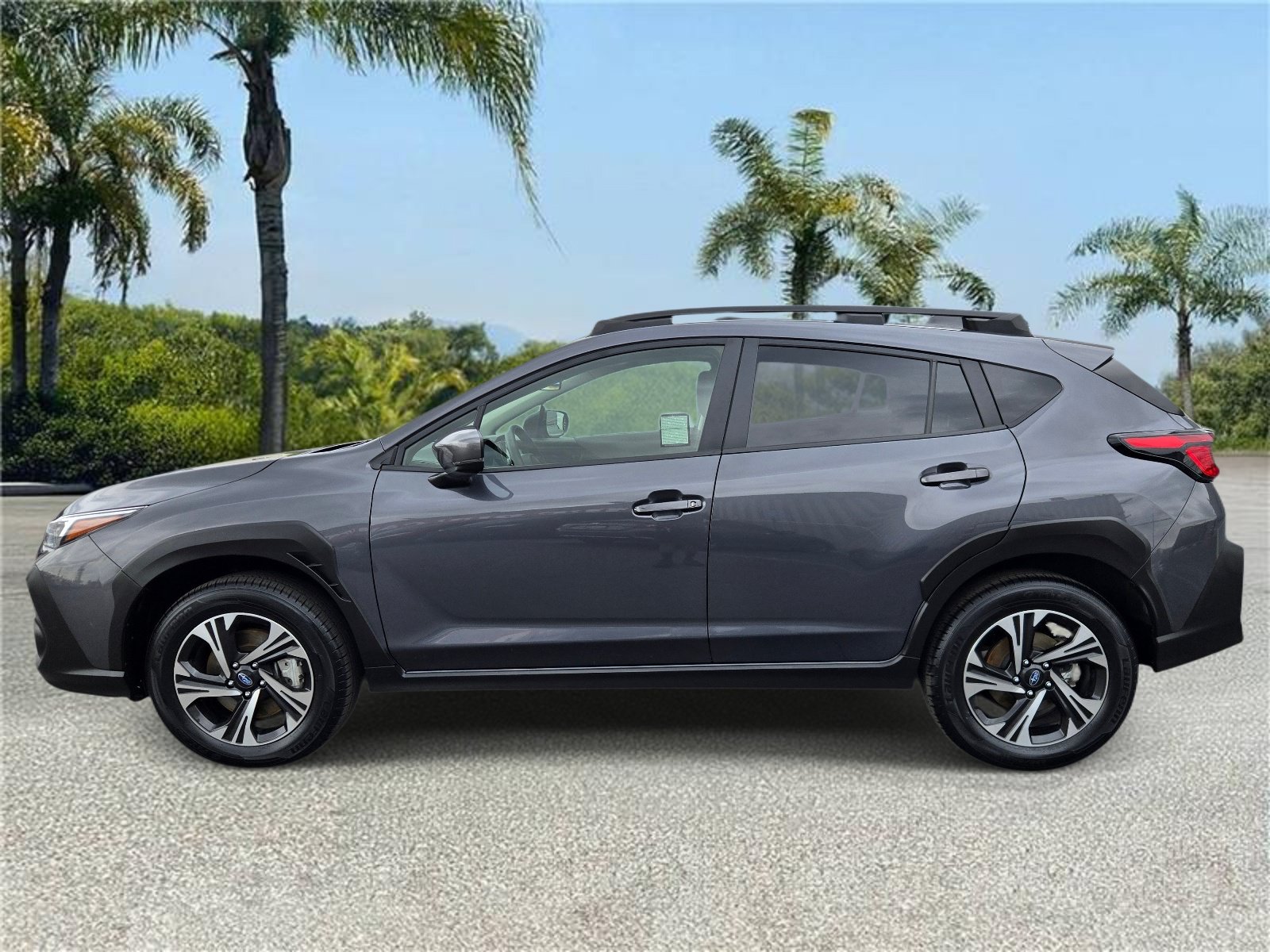 Used 2025 Subaru Crosstrek 2.5i Premium AWD/4WD image 2