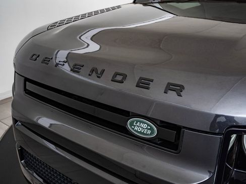 Used 2023 Land Rover Defender 90 V8 image 16