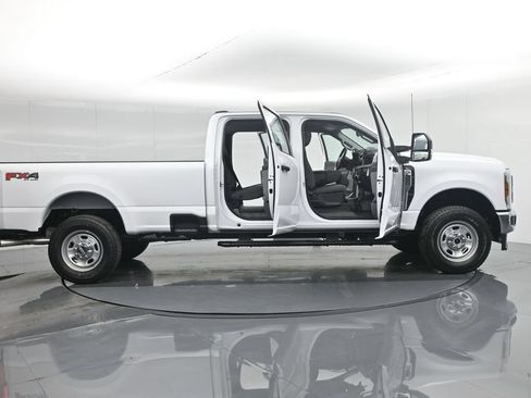 New 2026 Ford F350 XL w/ FX4 Off-Road Package AWD/4WD image 4
