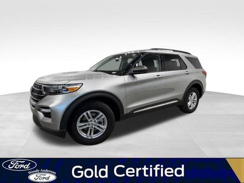 Certified 2024 Ford Explorer XLT w/ Equipment Group 202A AWD/4WD image 1
