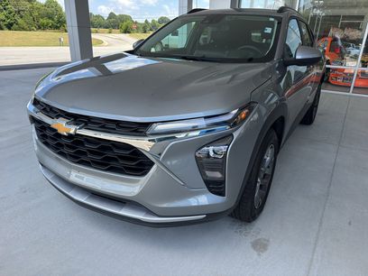 Used 2025 Chevrolet Trax LT
