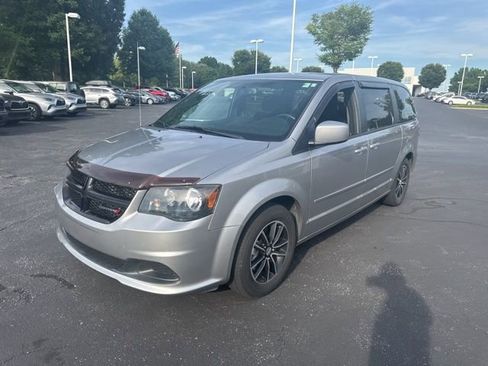 Used 2017 Dodge Grand Caravan SE FWD image 9
