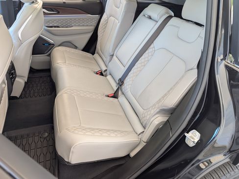 Used 2022 Jeep Grand Cherokee Summit w/ Advanced Protech Group IV image 18