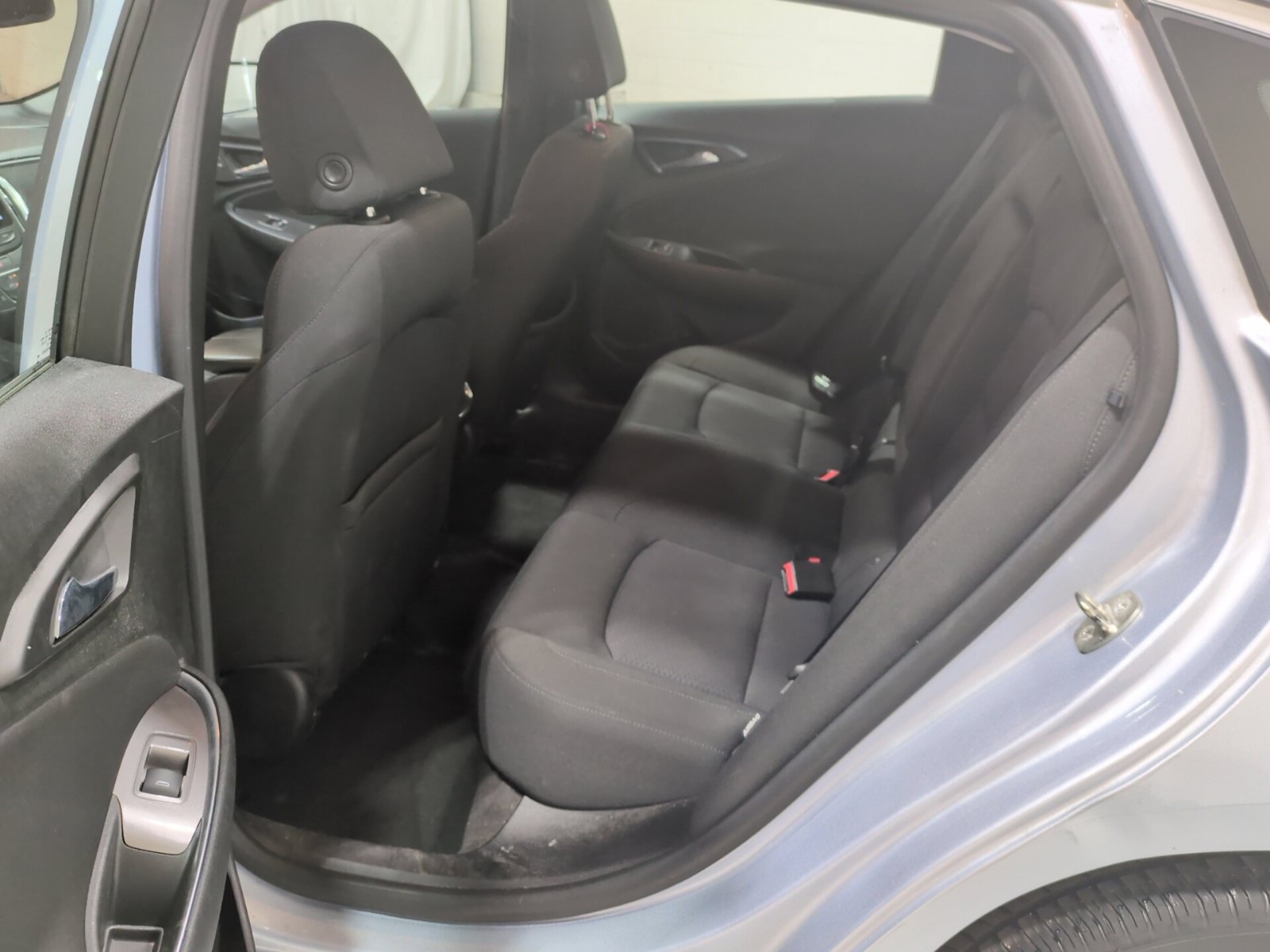 Used 2018 Chevrolet Malibu LT FWD image 13