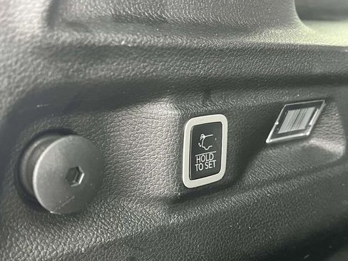 Used 2022 Jeep Grand Cherokee L Limited image 23