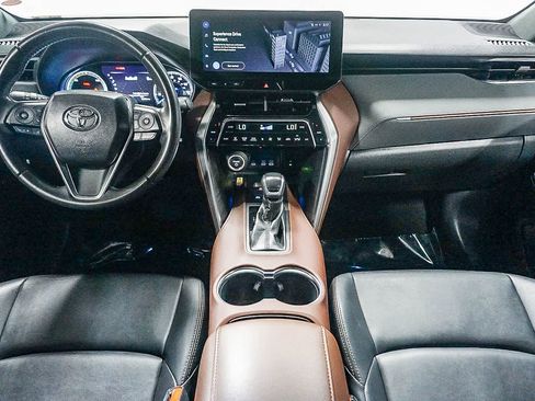 Used 2023 Toyota Venza XLE AWD/4WD image 14