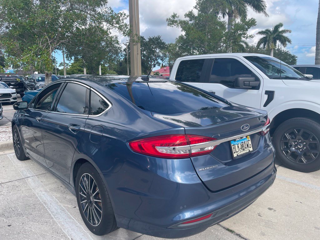 Used 2018 Ford Fusion SE w/ Equipment Group 602A FWD image 4