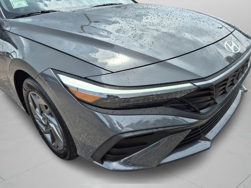 Used 2025 Hyundai Elantra Hybrid FWD image 31