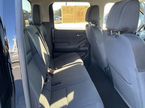 Used 2024 Nissan Frontier SV w/ Technology Package image 18
