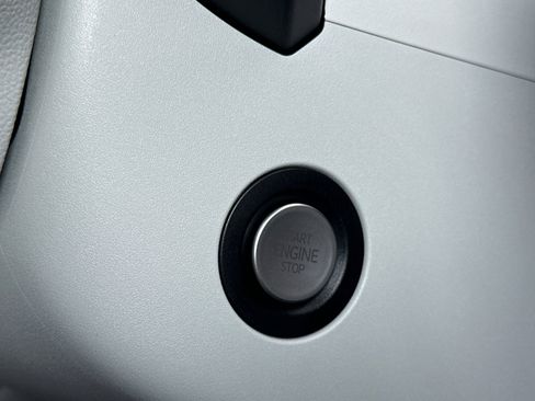 New 2025 Volkswagen ID. Buzz 1st Edition image 22