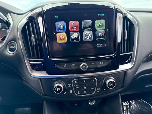 Used 2018 Chevrolet Traverse LT image 19