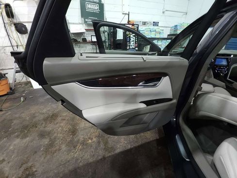 Used 2013 Cadillac XTS Platinum image 19