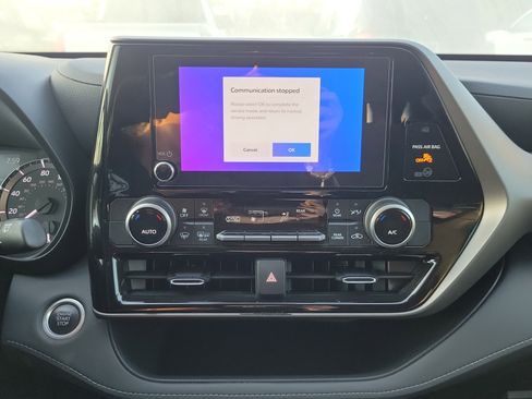 Used 2024 Toyota Highlander LE image 26