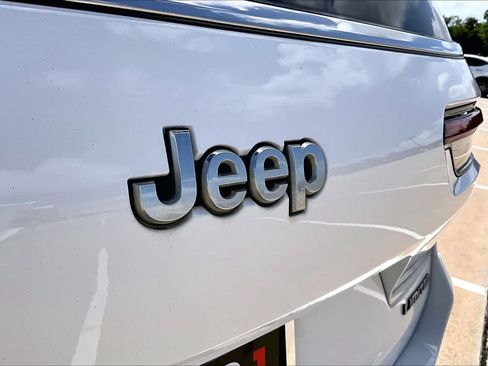 Used 2022 Jeep Grand Cherokee L Limited AWD/4WD image 26