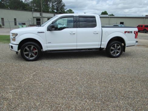 Used 2016 Ford F150 XLT w/ Equipment Group 302A Luxury AWD/4WD image 7