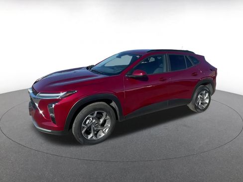 Used 2025 Chevrolet Trax LT image 7