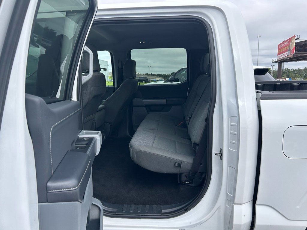 Used 2025 Ford F150 XLT w/ Equipment Group 301A Standard AWD/4WD image 45