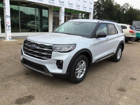 New 2025 Ford Explorer Active w/ Active Comfort Package image 3