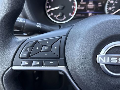 Used 2025 Nissan Sentra SV image 19